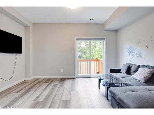 6-720 Grey Street, Brantford, ON - Indoor Photo Showing Living Room