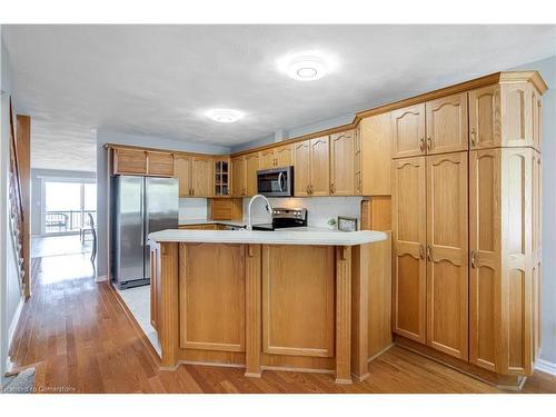 8-615 Nelson Street W, Port Dover, ON - Indoor Photo Showing Kitchen