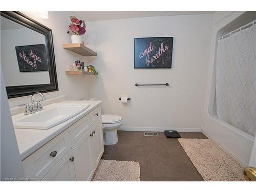 46 Cedarvale Avenue, Guelph, ON - Indoor Photo Showing Bathroom