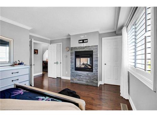 5 Kierland Road, Barrie, ON - Indoor With Fireplace