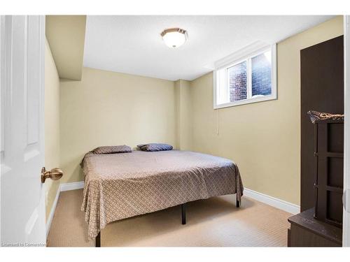 5 Kierland Road, Barrie, ON - Indoor Photo Showing Bedroom