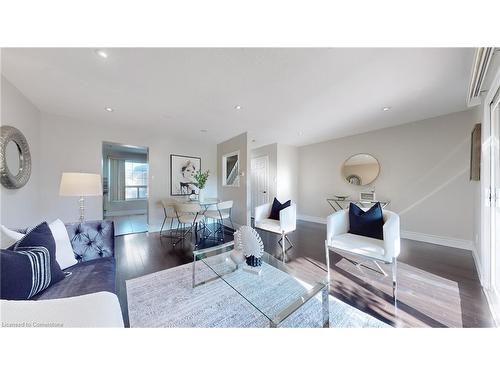 125 Greene Drive, Brampton, ON - Indoor Photo Showing Living Room