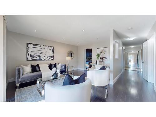 125 Greene Drive, Brampton, ON - Indoor Photo Showing Living Room