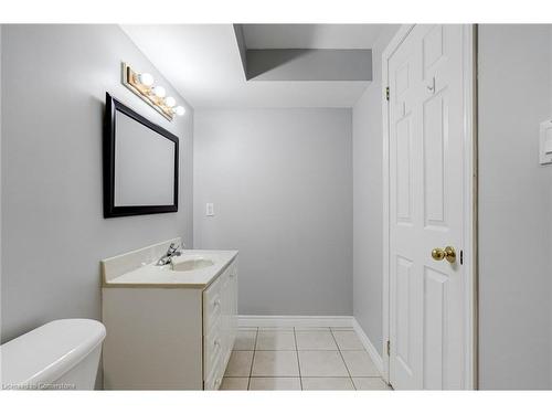 381 Ferndale Road S, Barrie, ON - Indoor Photo Showing Bathroom