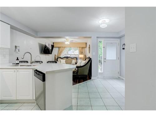 381 Ferndale Road S, Barrie, ON - Indoor Photo Showing Kitchen