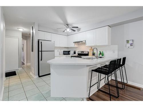 381 Ferndale Road S, Barrie, ON - Indoor Photo Showing Kitchen