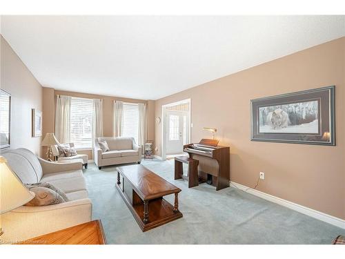 102 Leander Street, Brampton, ON - Indoor Photo Showing Living Room