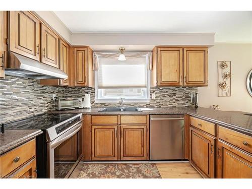 102 Leander Street, Brampton, ON - Indoor Photo Showing Kitchen With Double Sink