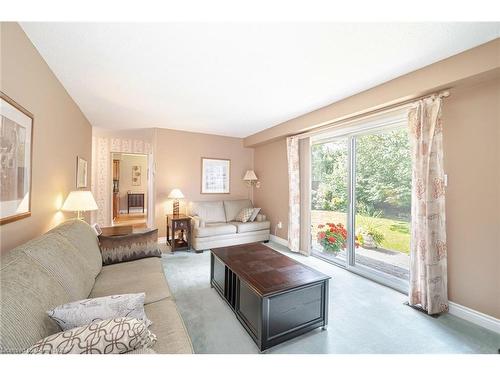 102 Leander Street, Brampton, ON - Indoor Photo Showing Living Room