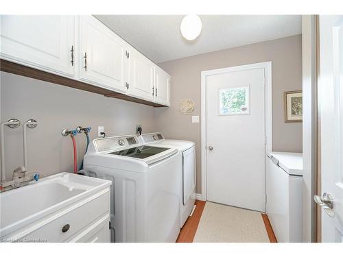 102 Leander Street, Brampton, ON - Indoor Photo Showing Laundry Room