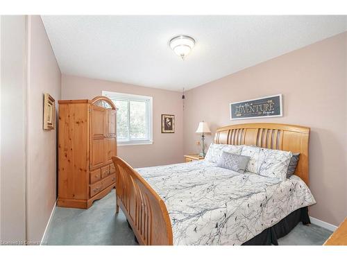 102 Leander Street, Brampton, ON - Indoor Photo Showing Bedroom