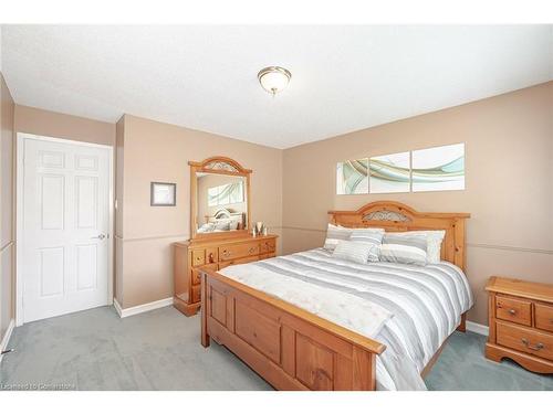 102 Leander Street, Brampton, ON - Indoor Photo Showing Bedroom