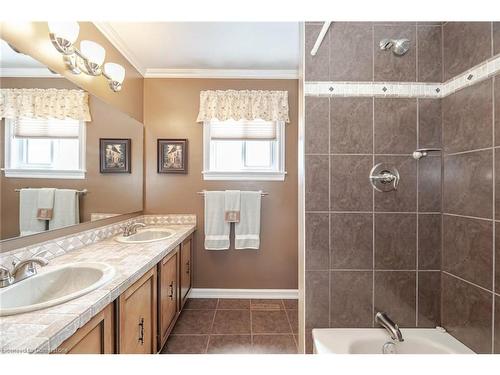 102 Leander Street, Brampton, ON - Indoor Photo Showing Bathroom