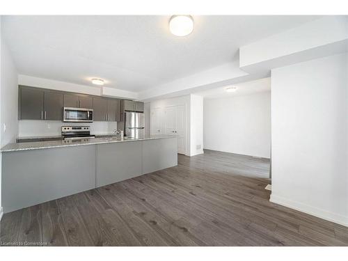 229 West Oak Trail, Kitchener, ON - Indoor Photo Showing Kitchen