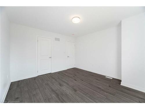 229 West Oak Trail, Kitchener, ON - Indoor Photo Showing Other Room