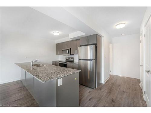 229 West Oak Trail, Kitchener, ON - Indoor Photo Showing Kitchen With Stainless Steel Kitchen With Upgraded Kitchen