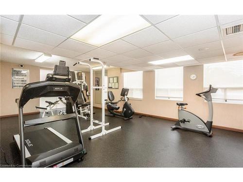 Ph5-3650 Kaneff Crescent, Mississauga, ON - Indoor Photo Showing Gym Room