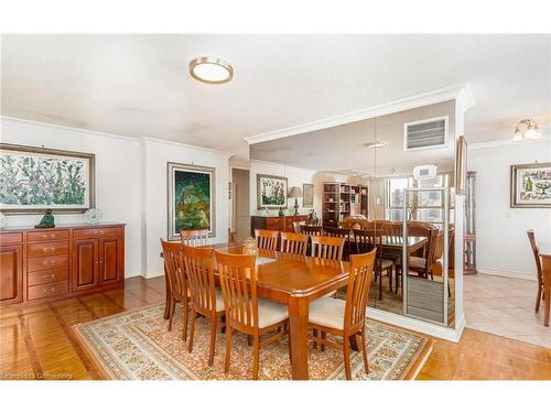 Ph5-3650 Kaneff Crescent, Mississauga, ON - Indoor Photo Showing Dining Room