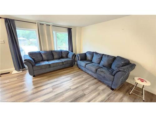 521 Parkview Crescent, Cambridge, ON - Indoor Photo Showing Living Room