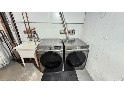 521 Parkview Crescent, Cambridge, ON - Indoor Photo Showing Laundry Room