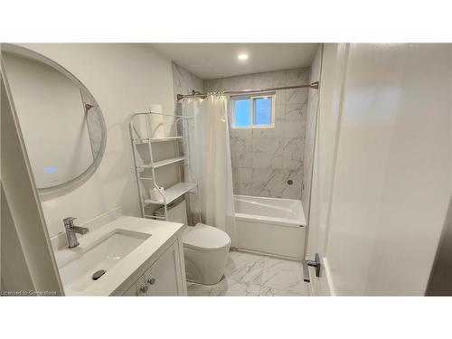 521 Parkview Crescent, Cambridge, ON - Indoor Photo Showing Bathroom