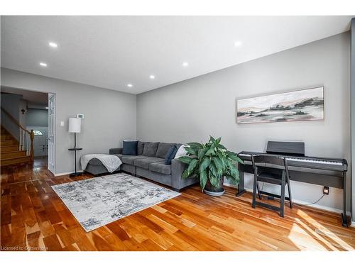 3569 Nutcracker Drive, Mississauga, ON - Indoor Photo Showing Living Room