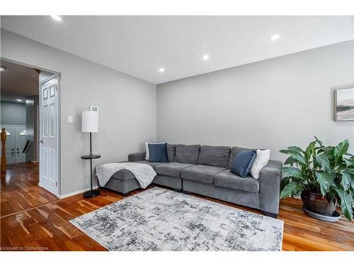 3569 Nutcracker Drive, Mississauga, ON - Indoor Photo Showing Living Room