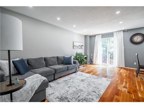 3569 Nutcracker Drive, Mississauga, ON - Indoor Photo Showing Living Room