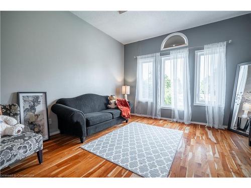 3569 Nutcracker Drive, Mississauga, ON - Indoor Photo Showing Living Room