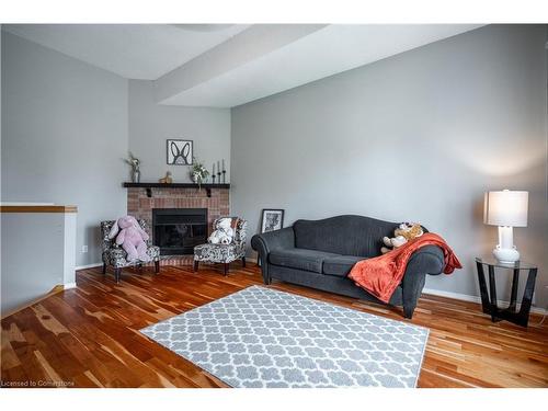 3569 Nutcracker Drive, Mississauga, ON - Indoor Photo Showing Living Room With Fireplace