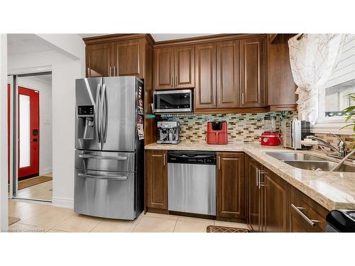 10 Highland Trail, Brampton, ON - Indoor Photo Showing Kitchen With Double Sink