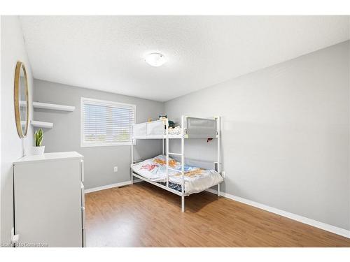 129 Cheltenham Road, Barrie, ON - Indoor Photo Showing Bedroom