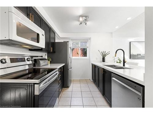 129 Cheltenham Road, Barrie, ON - Indoor Photo Showing Kitchen With Double Sink