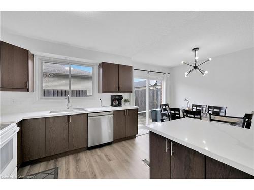 2-596 Grey Street, Brantford, ON - Indoor Photo Showing Kitchen