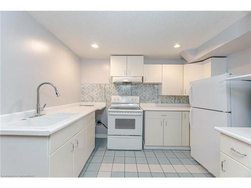 11752 Sheppard Ave E, Toronto, ON - Indoor Photo Showing Kitchen