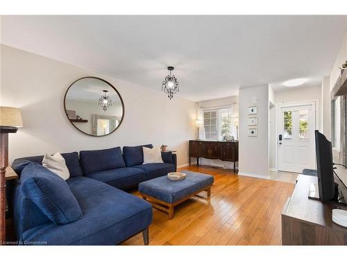 35-24 Kenyon Crescent, Grimsby, ON - Indoor Photo Showing Living Room