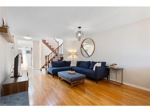 35-24 Kenyon Crescent, Grimsby, ON - Indoor Photo Showing Living Room