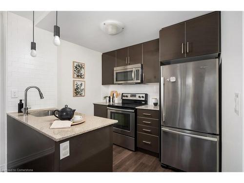 22-120 Twenty Fourth Street, Toronto, ON - Indoor Photo Showing Kitchen With Upgraded Kitchen