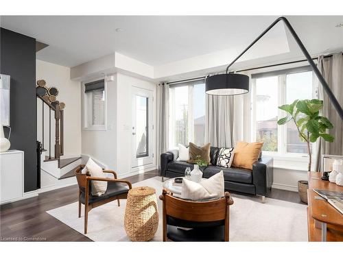 22-120 Twenty Fourth Street, Toronto, ON - Indoor Photo Showing Living Room