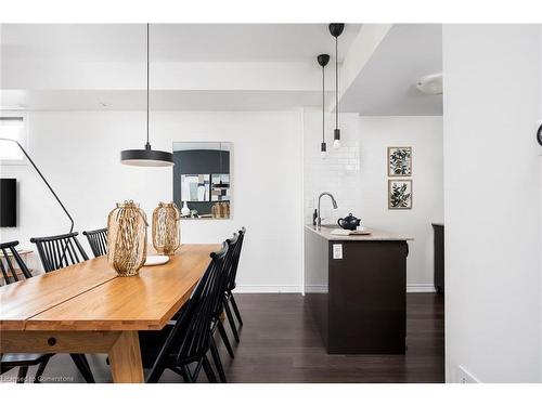 22-120 Twenty Fourth Street, Toronto, ON - Indoor Photo Showing Dining Room