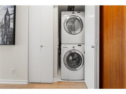 1605-30 Canterbury Place, Toronto, ON - Indoor Photo Showing Laundry Room