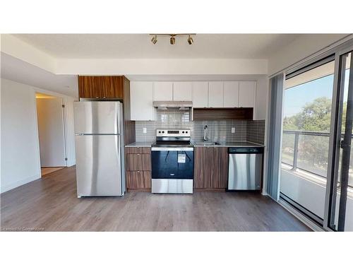 A303-1117 Cooke Boulevard, Burlington, ON - Indoor Photo Showing Kitchen