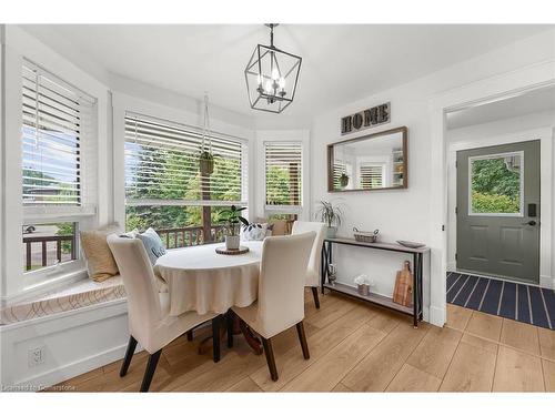 25 Lisbon Court, Wasaga Beach, ON - Indoor Photo Showing Dining Room