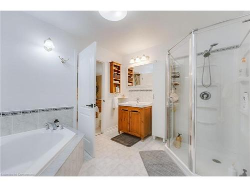 25 Lisbon Court, Wasaga Beach, ON - Indoor Photo Showing Bathroom