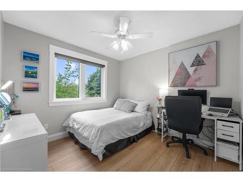 25 Lisbon Court, Wasaga Beach, ON - Indoor Photo Showing Bedroom