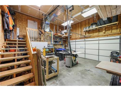 25 Lisbon Court, Wasaga Beach, ON - Indoor Photo Showing Garage