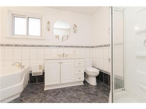 32 King Richard Court, Markham, ON - Indoor Photo Showing Bathroom