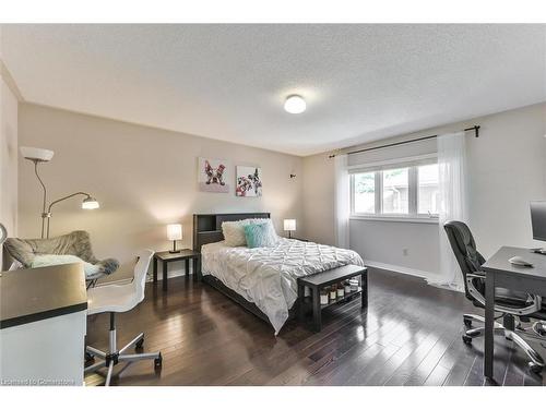 3588 Thorpedale Court, Mississauga, ON - Indoor Photo Showing Bedroom