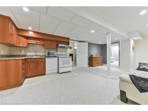 3588 Thorpedale Court, Mississauga, ON - Indoor Photo Showing Kitchen