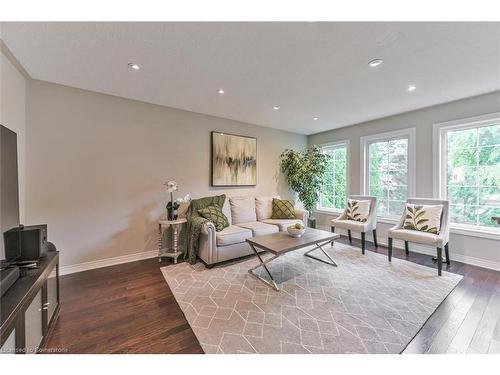 3588 Thorpedale Court, Mississauga, ON - Indoor Photo Showing Living Room